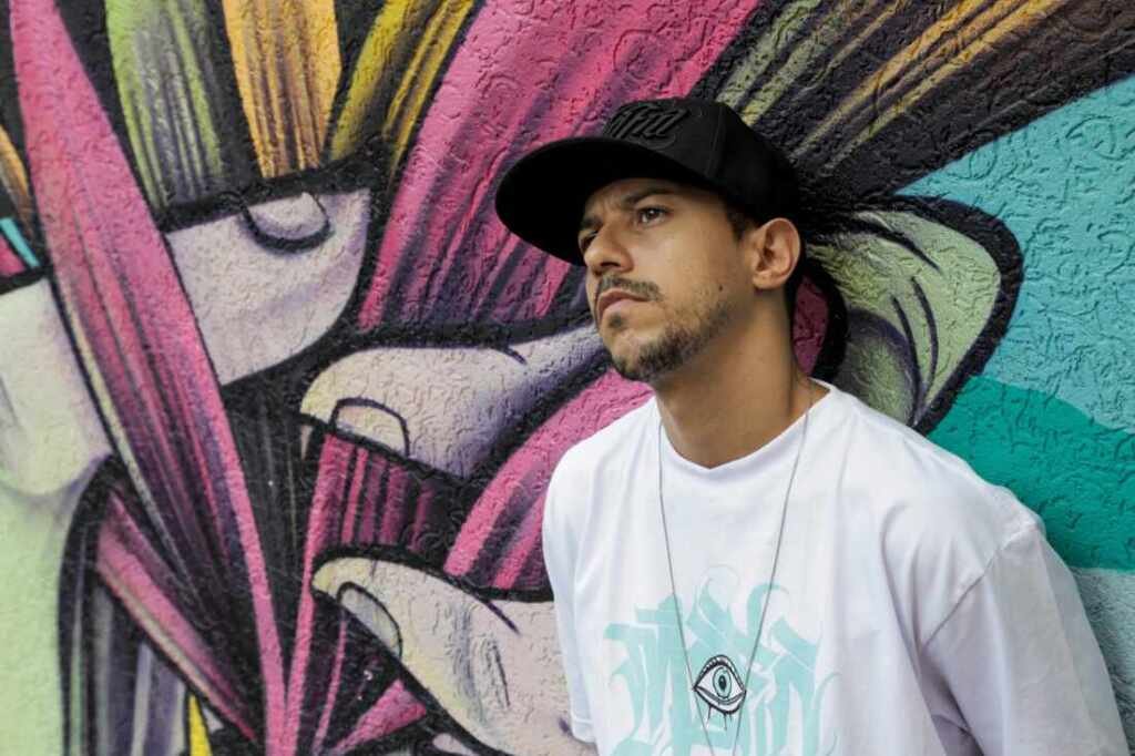 Caio Cruz: O Artista que Elevou a Tatuagem Brasileira ao Cenário Internacional Caio Cruz: O Artista que Elevou a Tatuagem Brasileira ao Cenário Internacional