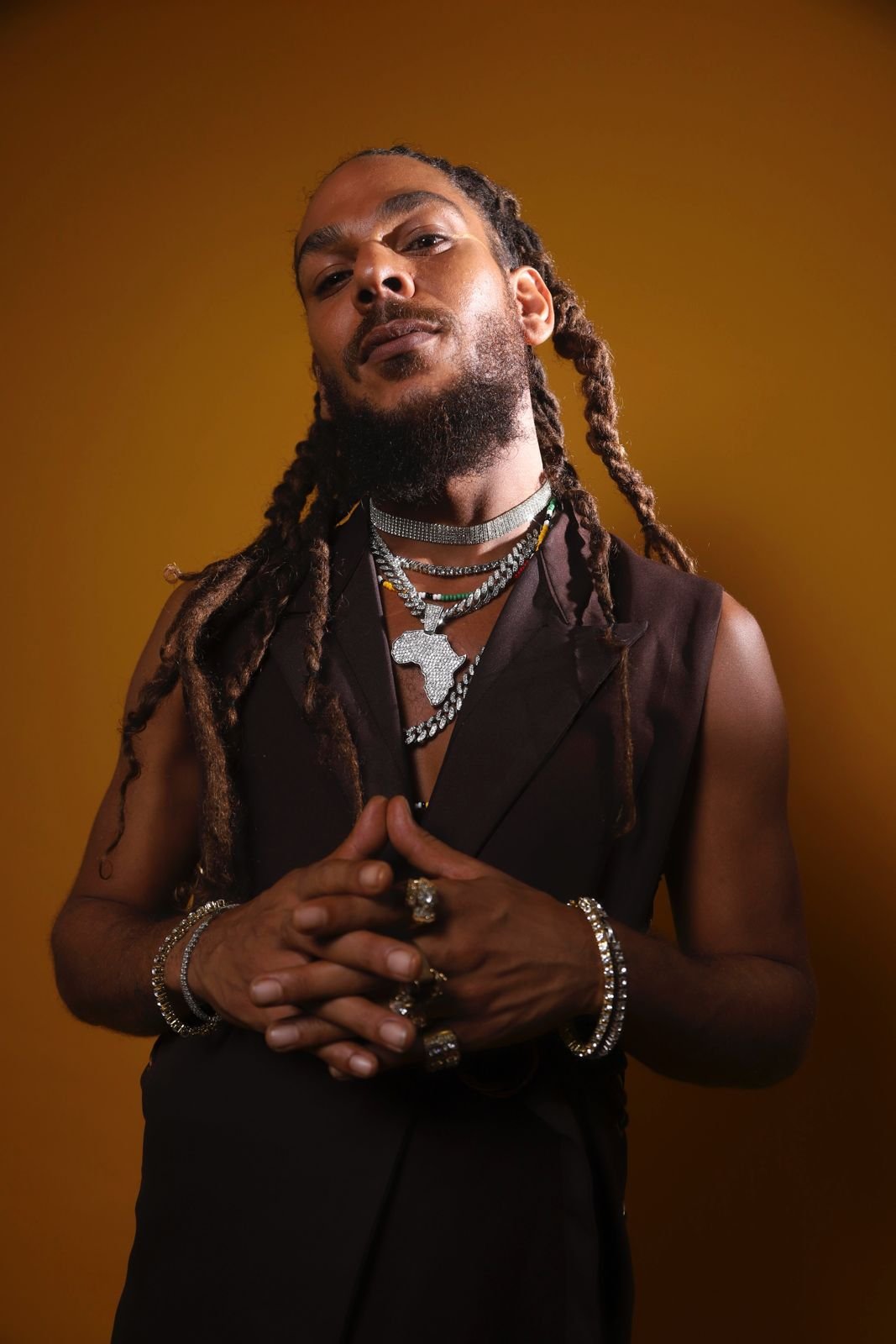 Parceiro de Iza e Matuê, Dada Yute celebra 2 anos do projeto Crypto Reggae no Rio de Janeiro 17 Foto: Alex Santana Styling: Pierry Almeida