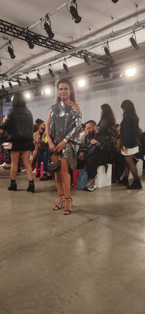 Paula Ferreira, influenciadora e youtuber trans faz sua estreia no São Paulo Fashion Week 22 Foto: Acervo Pessoal