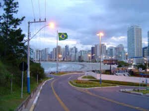 Refúgio de celebridades e investidores imobiliários: Saiba mais sobre Balneário Camboriú