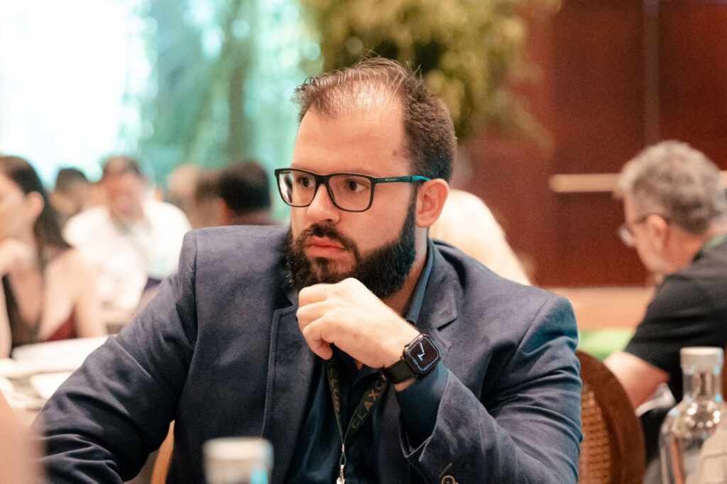 SegSmart cria a primeira inteligência artificial para atender seus clientes em tempo real SegSmart cria a primeira inteligência artificial para atender seus clientes em tempo real