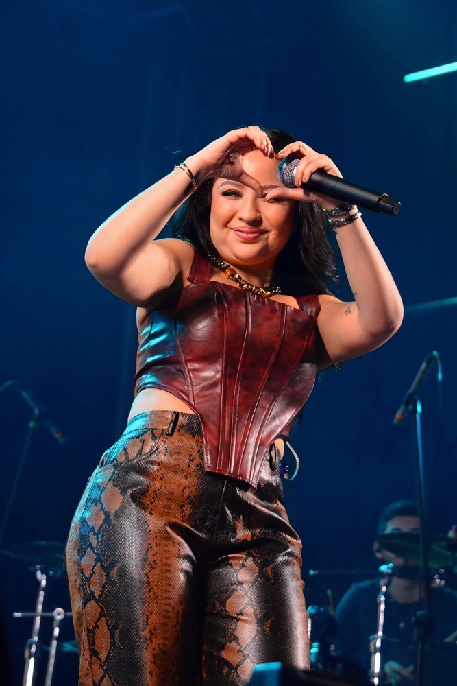 Mari Fernandez agita multidão em mega show inesquecível em Campos Novos Paulista 23 9d22aa69 d9fb 49cc 9683 ad51196e0eeb 1