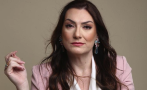Juliana Conti: Psicóloga e Psicanalista esclarece a importância de reconhecer e tratar o Burnout