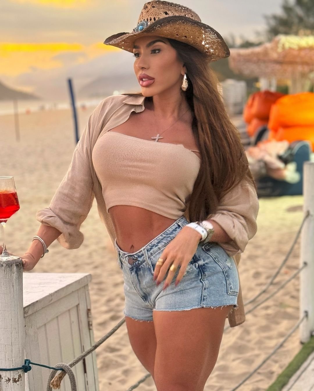 Andrea de Andrade, rainha das supercoxas, aproveita feriadão 18 IMG 20241119 WA0058