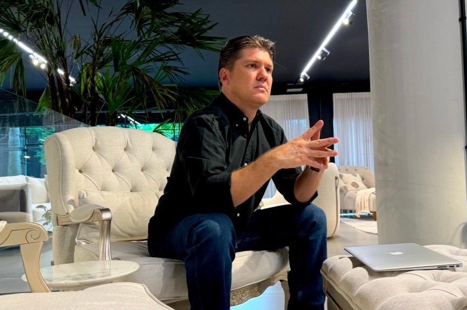 Carlos Mijolario: Destaque no mercado imobiliário de Itapema, Maringá e Porto Rico
