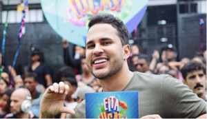 Lucas Guimarães grava quadro do programa “Eita, Lucas!” em Manaus