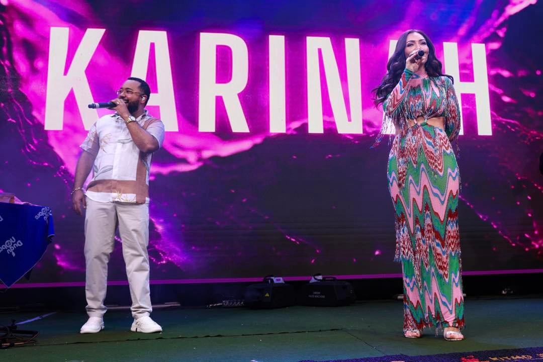 Karinah e Dudu Nobre no palco 2