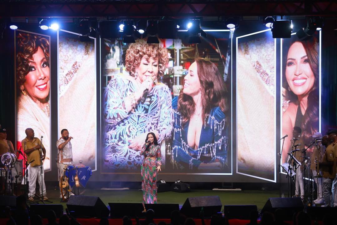 Karinah no palco 18