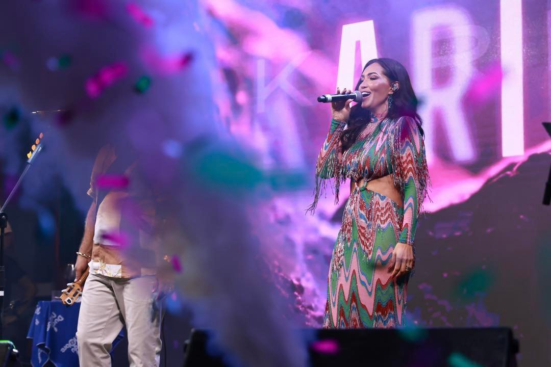 Karinah no palco 26