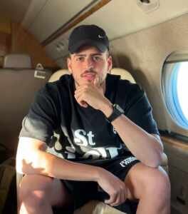 Jon Vlogs se torna sócio da plataforma de venda de conteúdos exclusivos Close Fans
