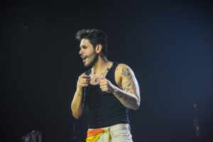 Hugo e Guilherme encantam público com performance excepcional no Villa Country