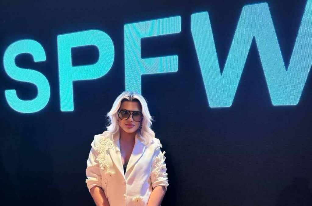 Lu Petruceli brilha no SPFW N° 58: A moda brasileira com toques de Paris