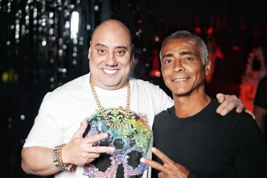 Romário, Adriana Bombom e Mulher Melão em festa de aniversário de Joãozinho King