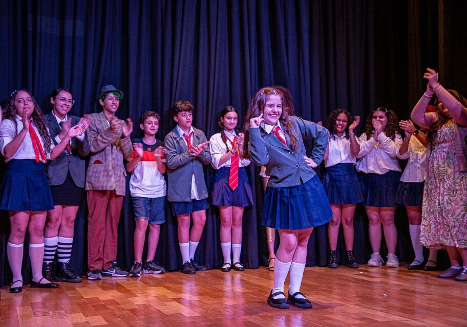 Duda Batista celebra papel como protagonista no musical “Matilda” Duda Batista celebra papel como protagonista no musical "Matilda"