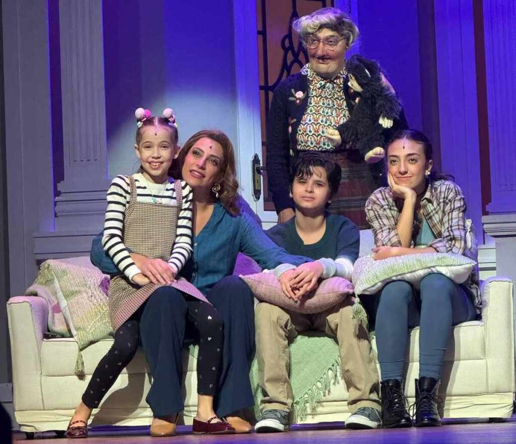 Matheus Dantas brilha no palco com “Uma Babá Quase Perfeita – O Musical”