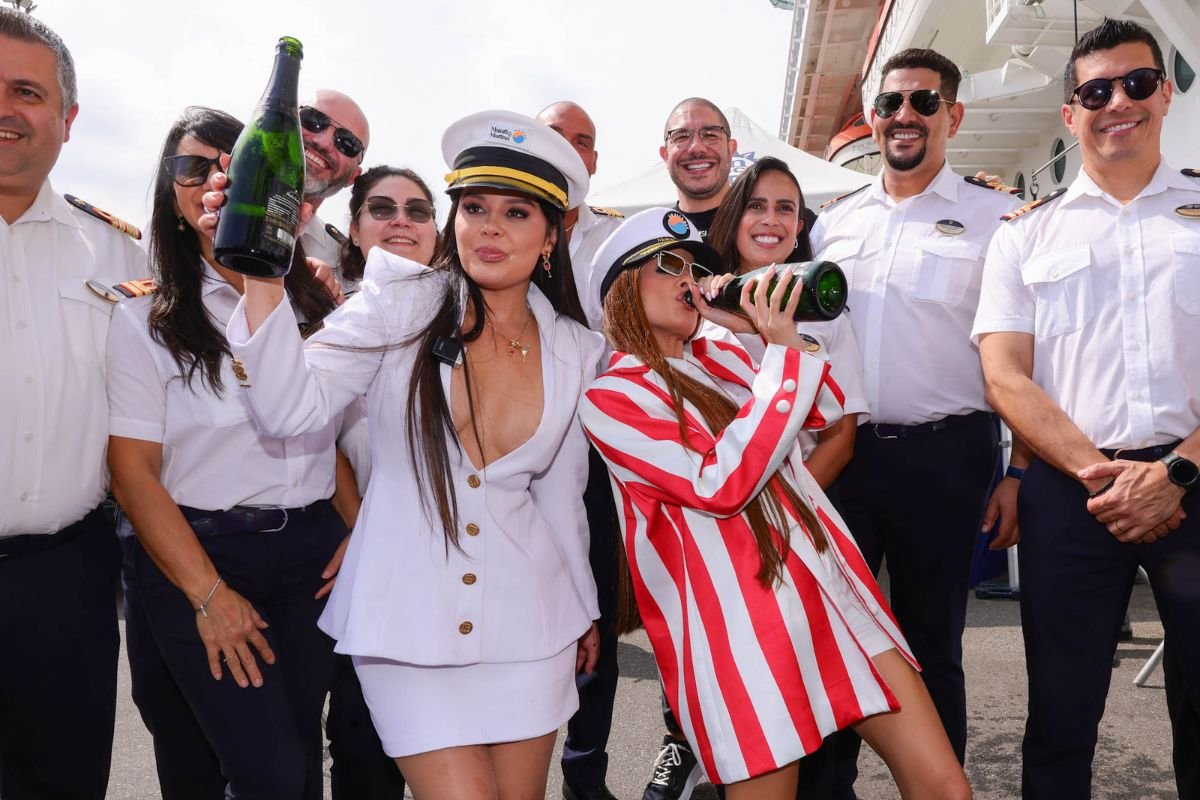 Maiara e Maraisa estouram champagne antes de embarcar em cruzeiro 18 Maiara e Maraisa / Foto: Manuela Scarpa/Brazil News