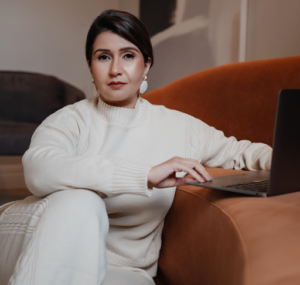 Rafaela Justino: ex-enfermeira fatura meio milhão ensinando sobre vendas online