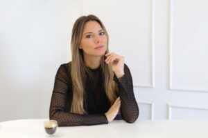 Harmonização Facial: A Arte de Resgatar a Beleza, a Confiança e a Autoestima por Renata Marins 24 3595a5d3 73d5 49ab 949a 6247a8b28b6f 1