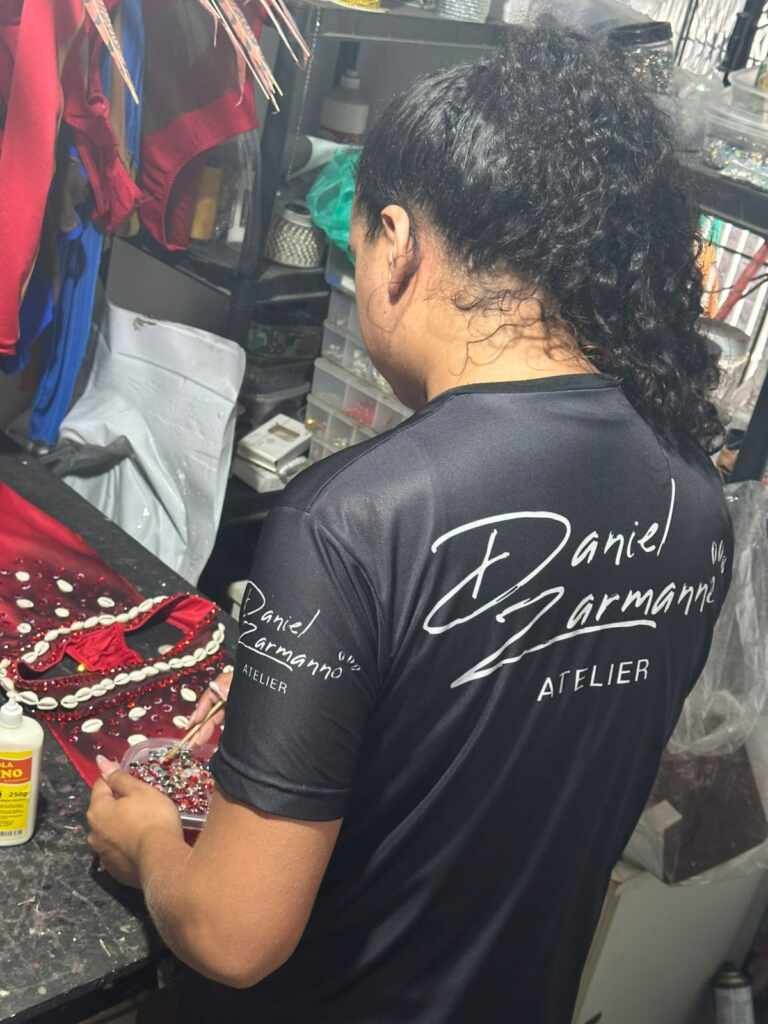 Estilista Daniel Zarmanno fecha 2024 com chave de ouro e já fala dos projetos de 2025 19 Atelie Daniel Zarmanno 3
