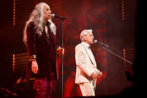 Caetano Veloso e Maria Bethânia emocionam São Paulo com show histórico no Allianz Parque