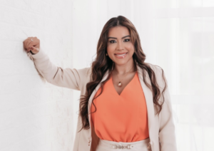 Dra. Vanessa Reis: A Rainha das Facetas de Resina Brilha no CIOSP 2024