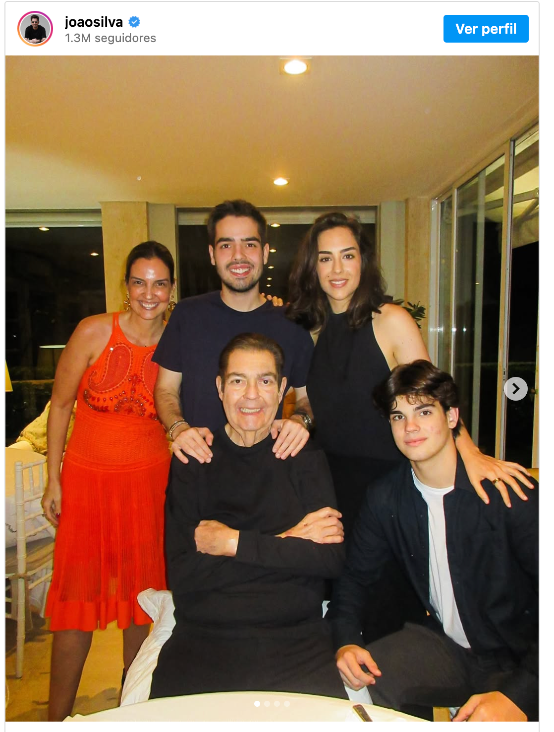 Faustão faz rara aparição em celebração de Natal com a família