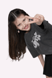 Carolina Ferreira: A nova sensação da música ‘Pop Juvenil Brasileira’ que encanta o país