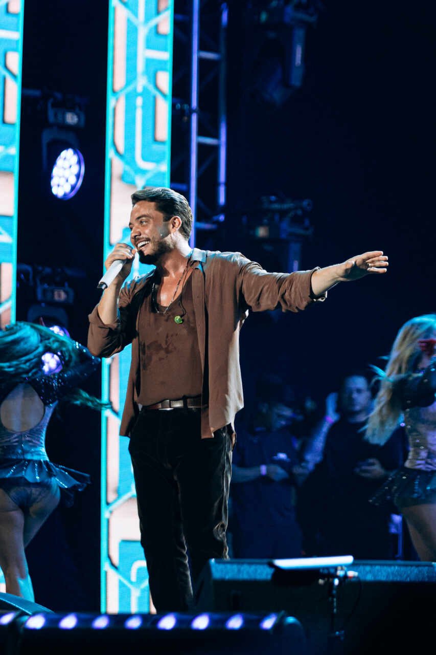 Wesley Safadão reúne 30 mil pessoas em primeira edição do "Arrocha Safadão"
