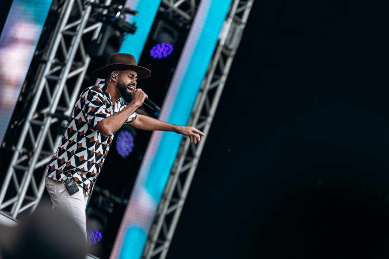 Wesley Safadão reúne 30 mil pessoas em primeira edição do "Arrocha Safadão"