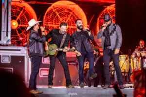 Fernando & Sorocaba disponibilizam show completo do Jaguariúna Rodeo Festival