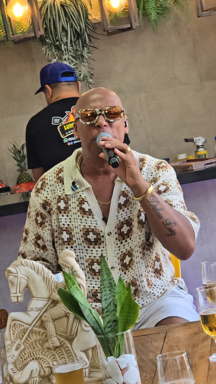 Délcio Luiz lança projeto "Lá em Casa" com releituras de grandes sucessos e inéditas 19 IMG 20241227 WA0140