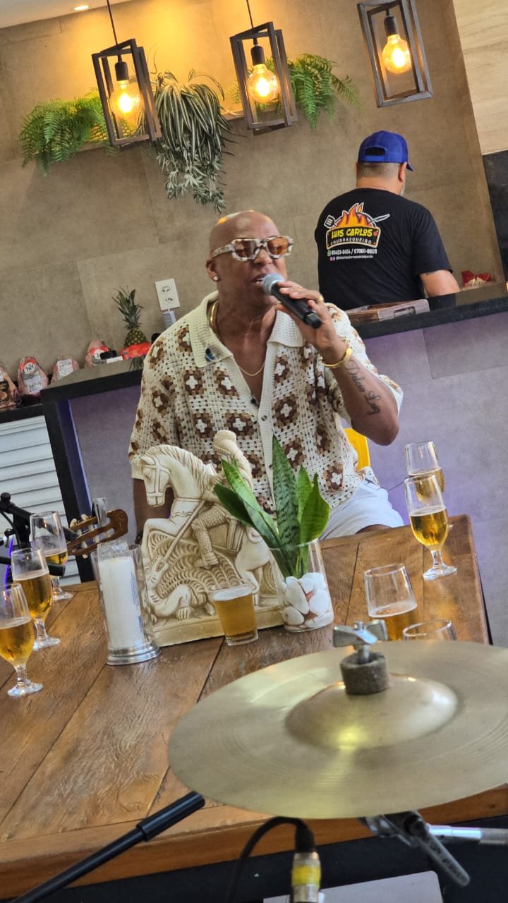 Délcio Luiz lança projeto "Lá em Casa" com releituras de grandes sucessos e inéditas 18 IMG 20241227 WA0141