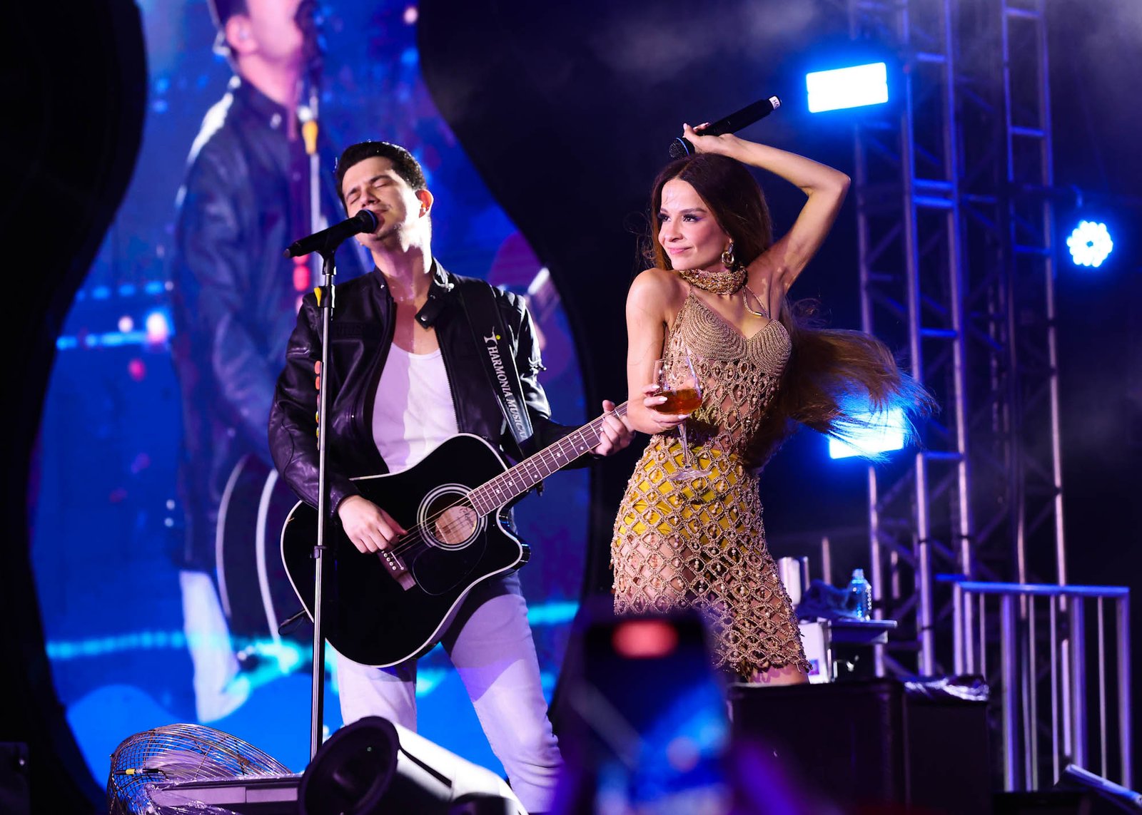 Maiara canta com Hugo e Guilherme no navio Maiara e Maraisa da PromoAção 20 Maiara, Hudo e Guilherme - Foto: Brazil News