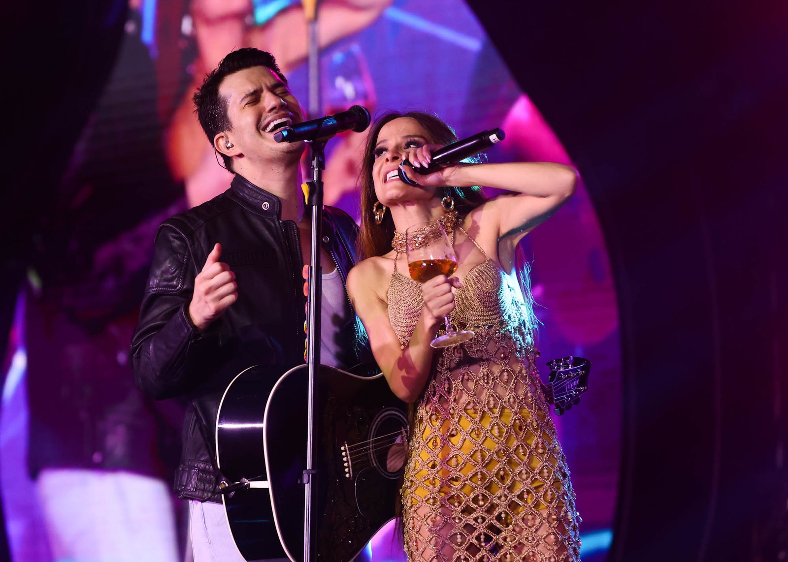 Maiara canta com Hugo e Guilherme no navio Maiara e Maraisa da PromoAção 21 Maiara, Hudo e Guilherme - Foto: Brazil News