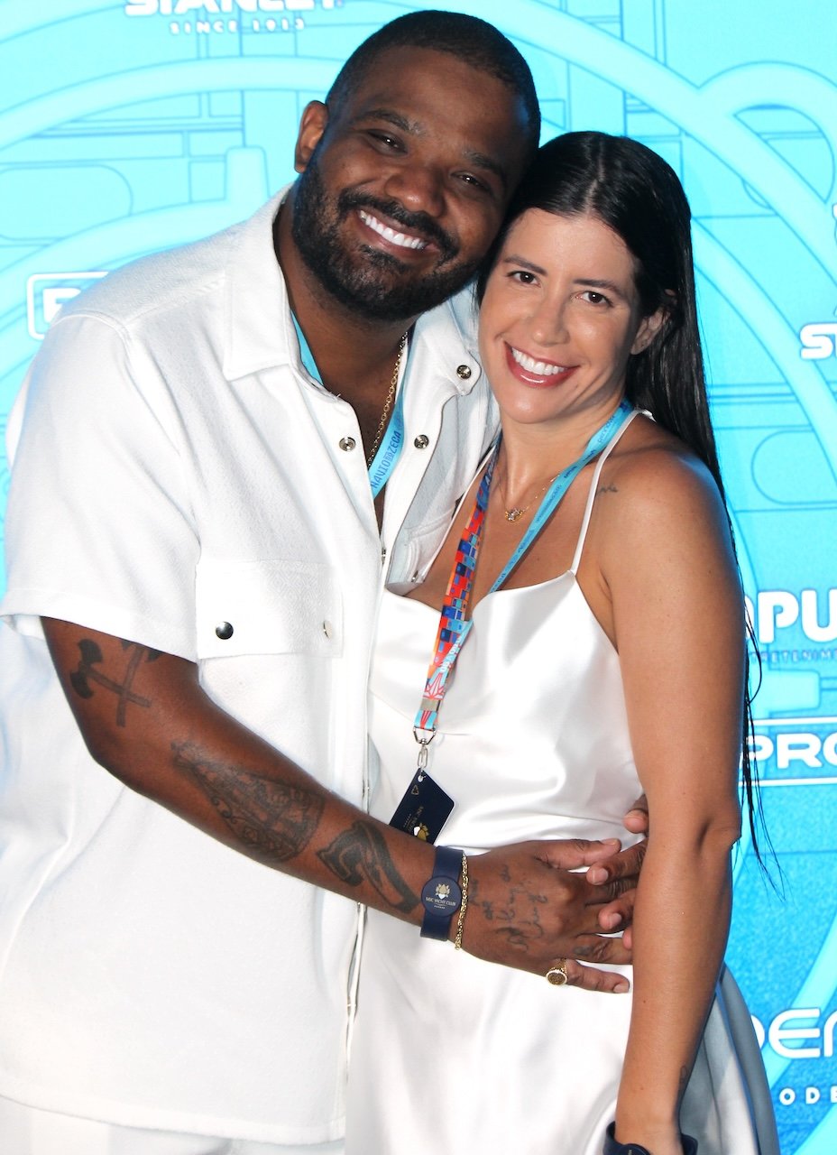 Arlindinho se declara e realiza show no Navio do Zeca 22 Arlindinho e sua amada Lillayne da Cruz - Foto: Renato Cipriano / Zuleika Ferreira - Divulgação