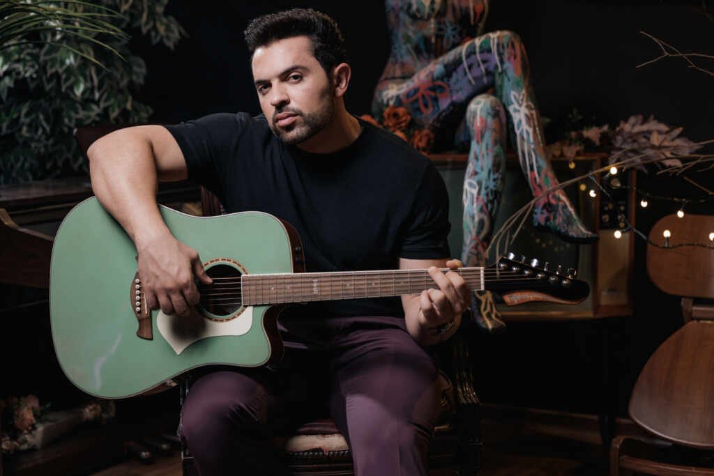 Henrique Casttro lança álbum completo de “Blessed” com faixas inéditas e grandes parcerias Henrique Casttro lança álbum completo de "Blessed" com faixas inéditas e grandes parcerias