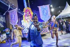 Wallace Guedes estreia como muso da Acadêmicos de Niterói na Cidade do Samba