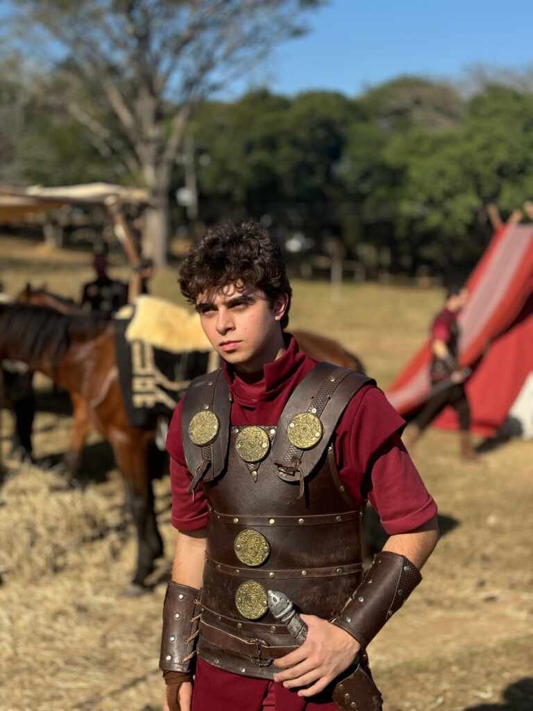 Kauan Ceglio celebra papel 12ª temporada da série “Reis”, da Record Kauan Ceglio celebra papel 12ª temporada da série "Reis", da Record