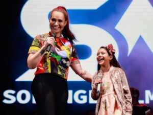 Conheça Duda Estrela: cantora que conquistou Solange Almeida