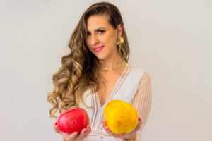 Cássia Carvalhal: De uma história de superação à autoridade em estética corporal