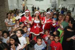Maria Melilo transforma Natal de crianças carentes em SP com ação emocionante