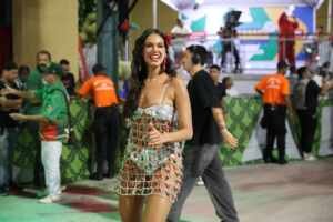 Alane Dias rebate acusações de ter sido antipática em mini-desfile