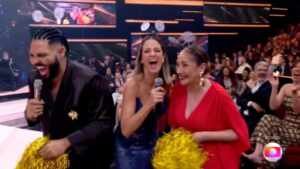 Paulo Vieira brinca com Ticiane Pinheiro e Sonia Abrão nos bastidores da Globo