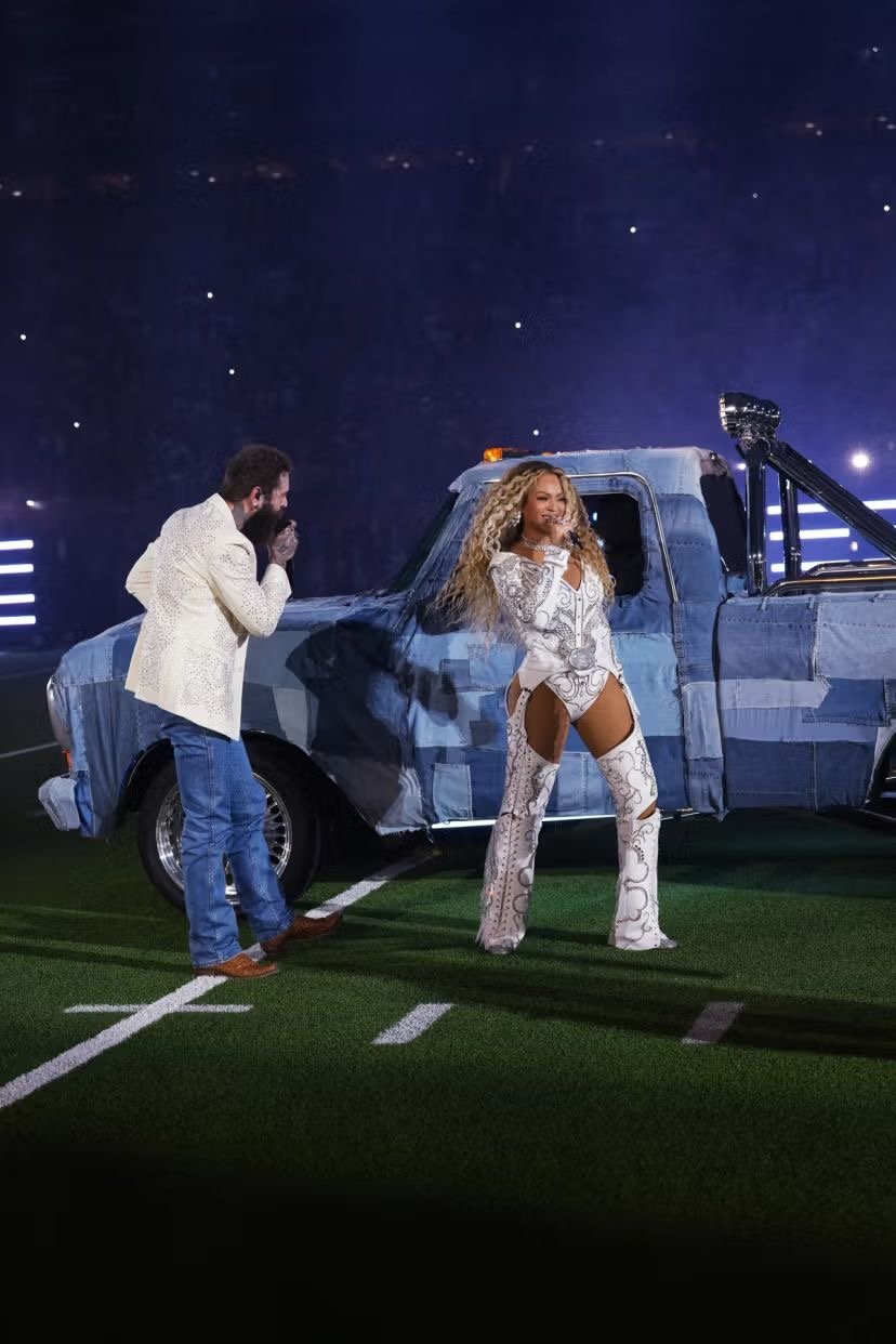 Após show no VillaMix Festival, Post Malone se apresenta na NFL ao lado de Beyoncé 18 image00003