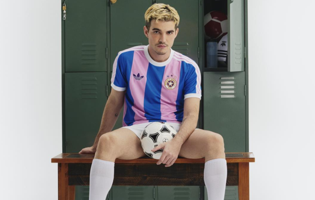 Em coleção inédita, Adidas e Jão lançam camisa inspirada na música ‘Meninos e Meninas’ Em coleção inédita, Adidas e Jão lançam camisa inspirada na música ‘Meninos e Meninas’