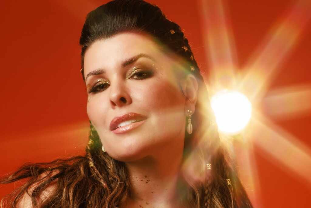 Nádia Figueiredo lança novo single