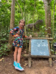 Malu Miranda explora a Terra dos Dinos: Uma aventura cheia de descobertas e encanto