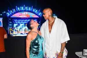 Léo Santana e Lore Improta curtem show de Thiaguinho a bordo do MSC Seaview no “Navio do Gigante”