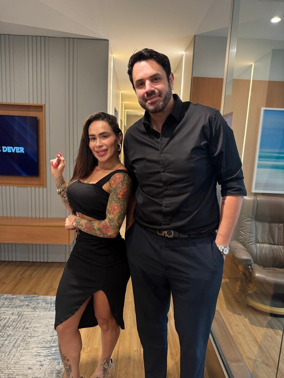 Musa Fitness Fabi Frota intensifica cuidados com Dr. Derek Camargo para o Carnaval 2025 20 Fabi Frota e Dr. Derek Camargo - Crédito da Foto: Divulgação