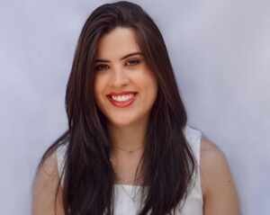 Vivian Veggari retorna aos palcos após luto: “Estou pronta para recomeçar!”